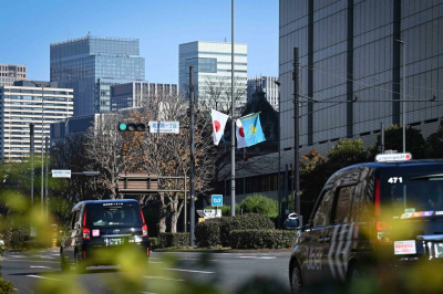 Япония встречает Казахстан флагами и поклонами