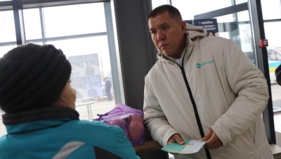 «Цены на продукты, пенсии, зарплаты»: о чем говорили депутатам на сельскохозяйственной ярмарке в Павлодаре