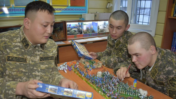 Хобби в армии: В Карагандинской области военнослужащие создают исторические диорамы