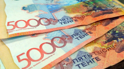 Курс тенге укрепился на 1% с начала года