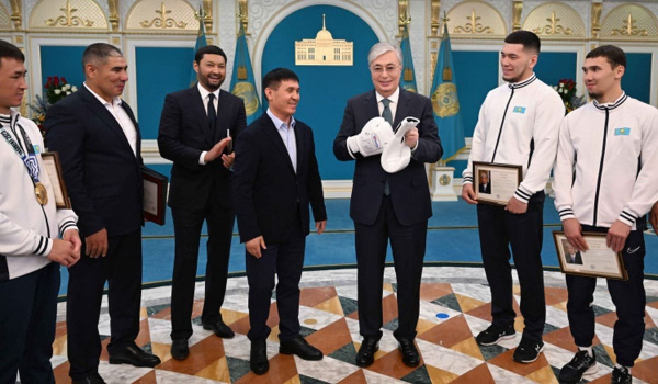 Токаев встретился с призерами чемпионата мира по боксу