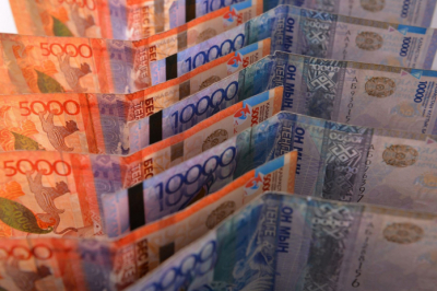 Увеличить минимальные зарплаты до 110 тысяч тенге предлагают в Казахстане