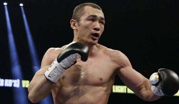 Казахстанского боксера обвинили в избиении мужчины с ребенком на руках в столичном ТРЦ