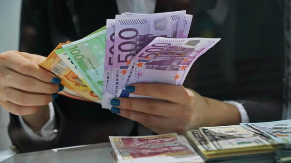 Без наценки обменников: как выгодно купить или продать доллары через валютную биржу в Казахстане