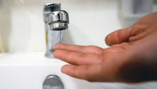 «Люди остаются без воды»: Смаилов раскритиковал чиновников за «долгострои» по водоснабжению