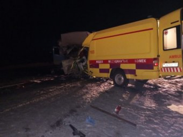 Скорая с пациентом попала в аварию в Акмолинской области, есть пострадавшие