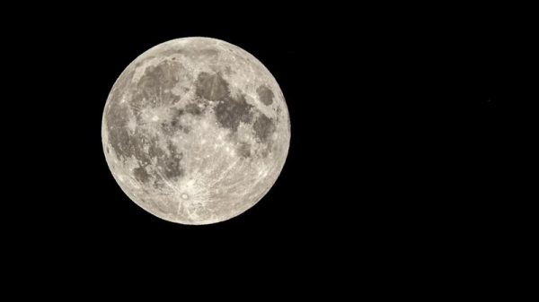 Какие элементы обнаружил на поверхности Луны индийский аппарат