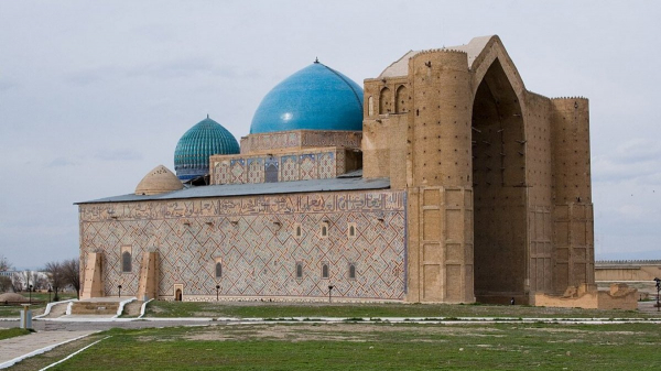 Стены сыреют, купол осыпается: мавзолей Ходжи Ахмеда Ясави разрушается