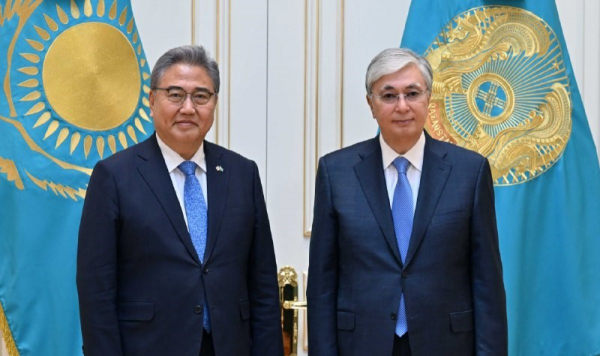«У нас есть много общего»: Токаев поговорил с министром иностранных дел Южной Кореи