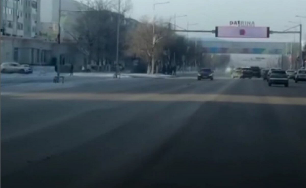 Как кортеж Токаева в Актобе подрезал автомобиль попало на видео