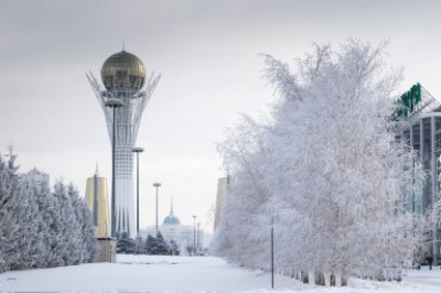 В Астане из-за непогоды закрывают трассы и переводят обучение в онлайн