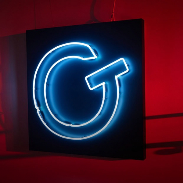 &laquo;Просто гвоздь&raquo;: Как прошла совместная выставка казахстанских художников и Cartier