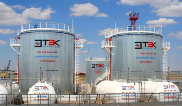 Крупную сеть топливных баз в РК оштрафовали за высокие цены на 1,6 млрд тенге