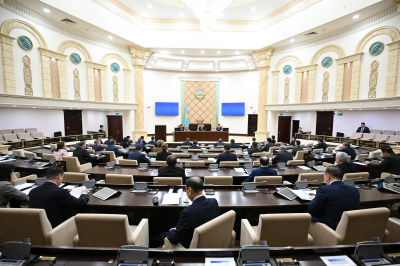 Казахстан утвердил изменения в законодательство для поддержки несырьевого экспорта