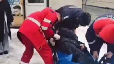 Внезапный приступ застал астанчанина прямо на улице: на помощь пришли полицейские (видео)