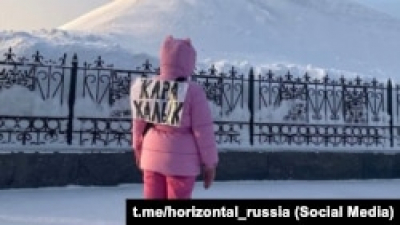 На центральную площадь Уфы вышли сотни людей, есть задержанные
