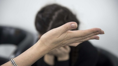 &laquo;Времена ханства&raquo;: учителя заставили школьницу просить прощения на коленях