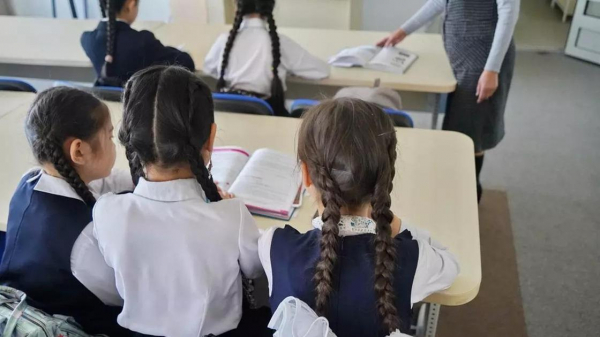 Занятия в школах отменили в некоторых регионах Казахстана