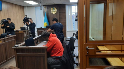 Жуткие видео издевательств студента-медика над стариками и детьми показали в суде