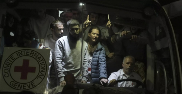 Израиль и Палестина: Седьмая группа освобожденных палестинцев покинула израильскую тюрьму