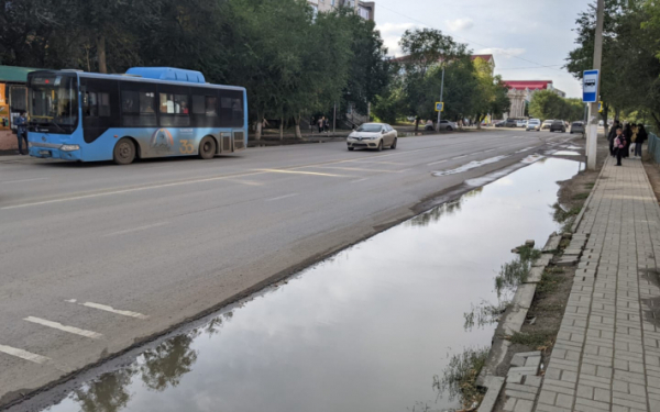 Народный репортер. Вместо остановки - огромная лужа