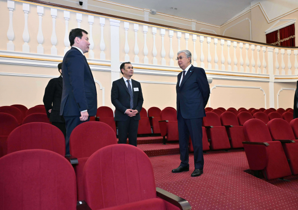 Токаев поручил акиму Актюбинской области построить новое здание для театра