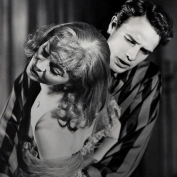 Театральный фестиваль, &laquo;Лебединое озеро&raquo;, концерт P.O.D. и выступление &laquo;Зверей&raquo;