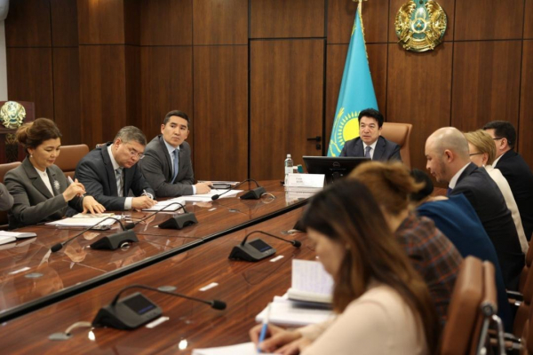 В Казахстане усилят поддержку молодых педагогов через наставничество