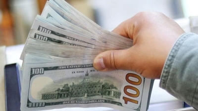 Доллар продолжает дешеветь на бирже и в обменниках