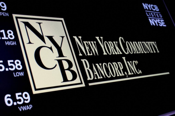 Акции NYCB растут после обвала до минимума с 1995 года