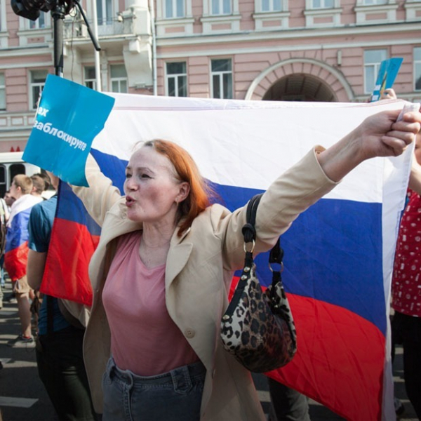 &laquo;Он нам не царь&raquo;: Эксклюзивный репортаж с митингов в Москвe