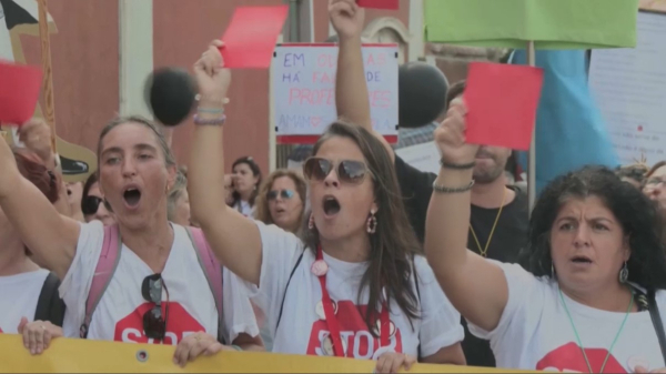 Работники образования вышли на акцию протеста в Португалии