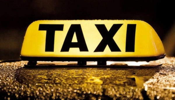 Таксиста, отвезшего иностранцев за 800 долларов, накажут в Алматы