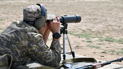 Самых точных военнослужащих определили на чемпионате по стрельбе из табельного оружия