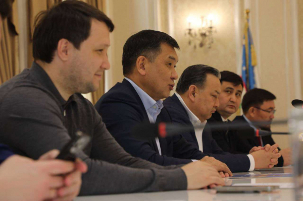 Казахстан и Узбекистан договорились об увеличении обмена поездами